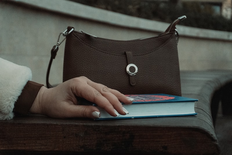 Rubber Base para Uñas: Qué Es, Durabilidad y Diferencias Clave